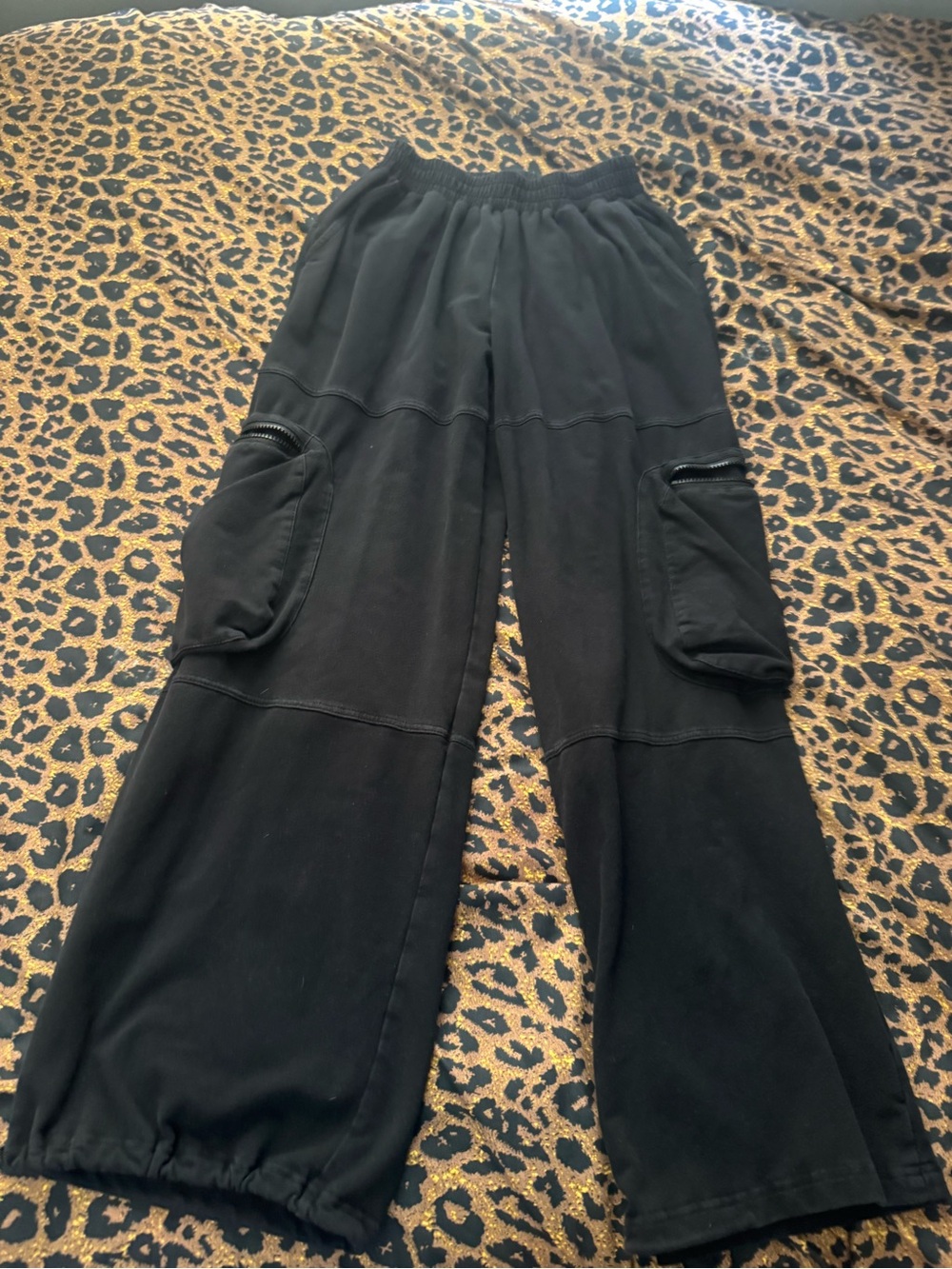Women’s Black Baggy Wide-Leg Cargo Sweatpants
